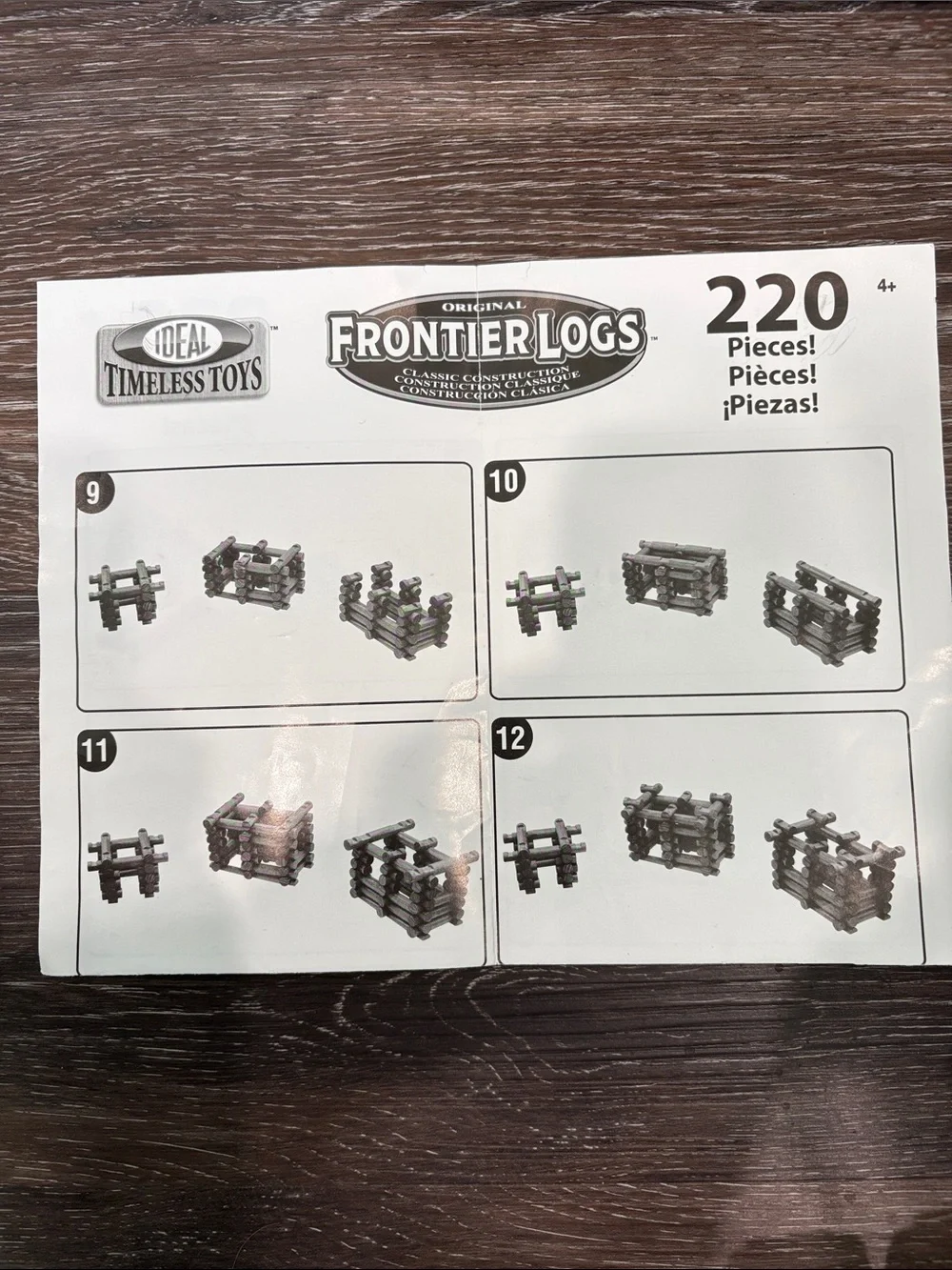 Frontier Logs Classic Construction Set - Green/Yellow/Red Roof -